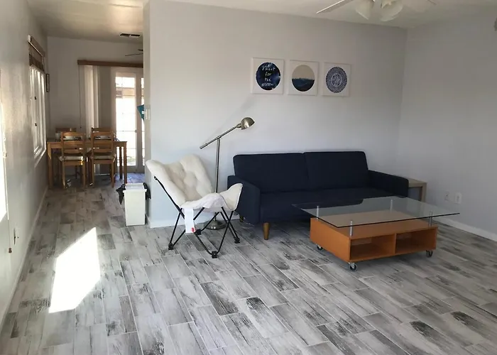 Holiday home Comfy House Near Asu, Airport *