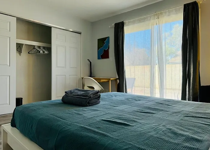 Comfy House Near Asu, Airport Holiday home