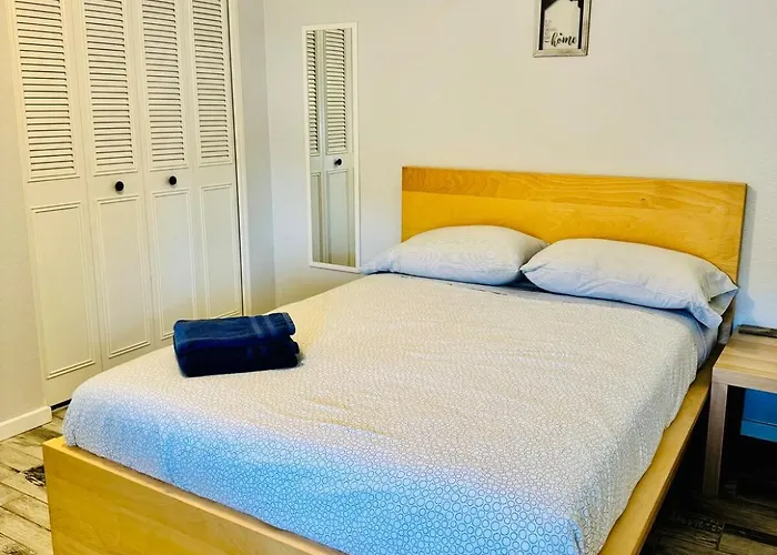Comfy House Near Asu, Airport Holiday home