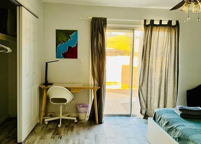 Comfy House Near Asu, Airport Holiday home
