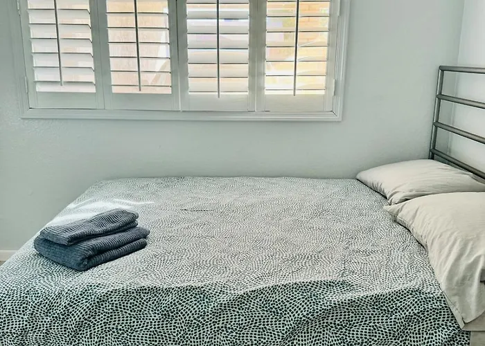 Comfy House Near Asu, Airport Holiday home