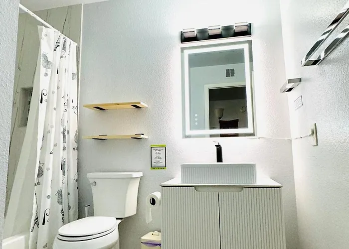 Comfy House Near Asu, Airport Holiday home *
